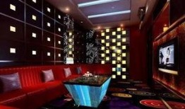 西安哪几家ktv最新被爆料,这几家KTV涉嫌违规，消费者需谨慎选择